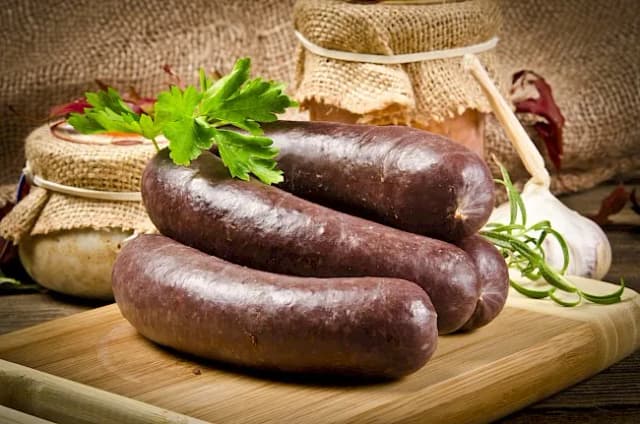 Czy kaszanka jest keto? Sprawdź, ile ma węglowodanów i jak ją jeść Czy kaszanka jest keto? Sprawdź, ile ma węglowodanów i jak ją jeść